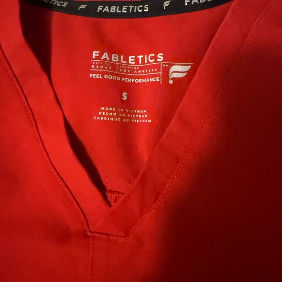 Fabletics red scrub set - Picture 2 of 4